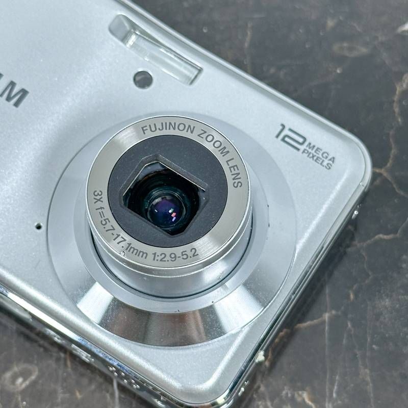 FUJIFILM FinePix AV100 1410万画素 光学3倍ズーム 単三電池対応 HD