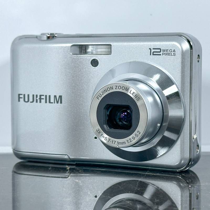 カメラ FUJIFILM FinePix AV100 1410万画素 光学3倍ズーム 単三電池対応 HD