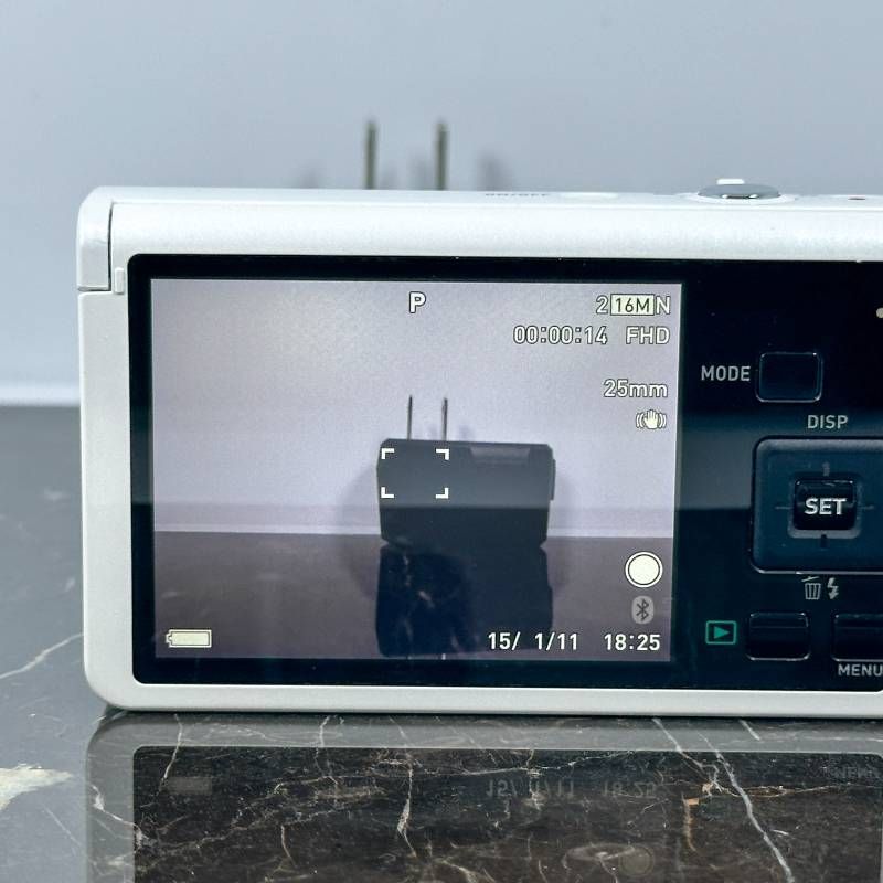 CASIO EXILIM EX-ZR70 ホワイト 1610万画素 裏面CMOS 光学10倍ズーム