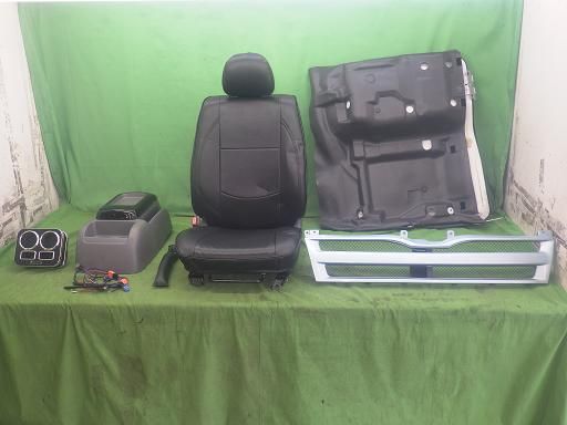 ハイエース シート エンジンフード コンソールBOX等セット