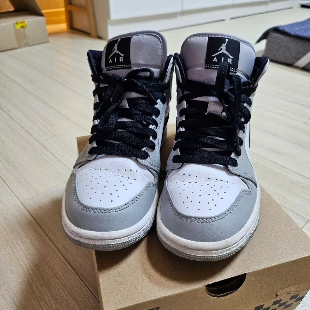 ジョーダン1 ミッド ライト スモークグレイ 250