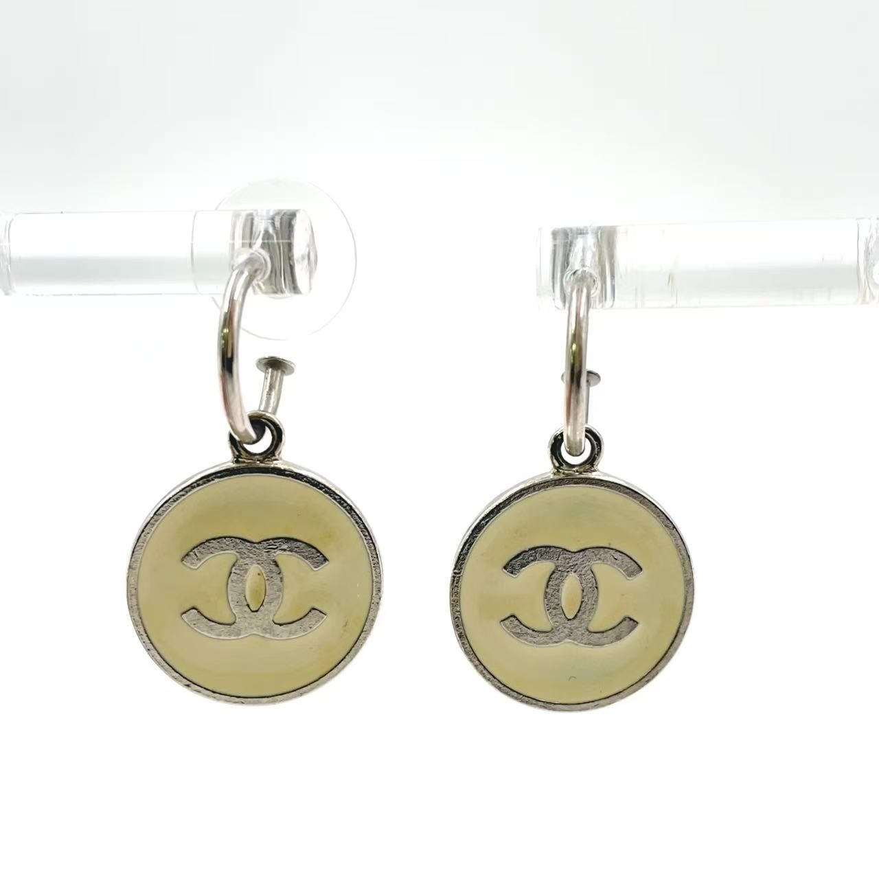 CHANEL ココマーク スイング メタル シルバー ピアス - メルカリ