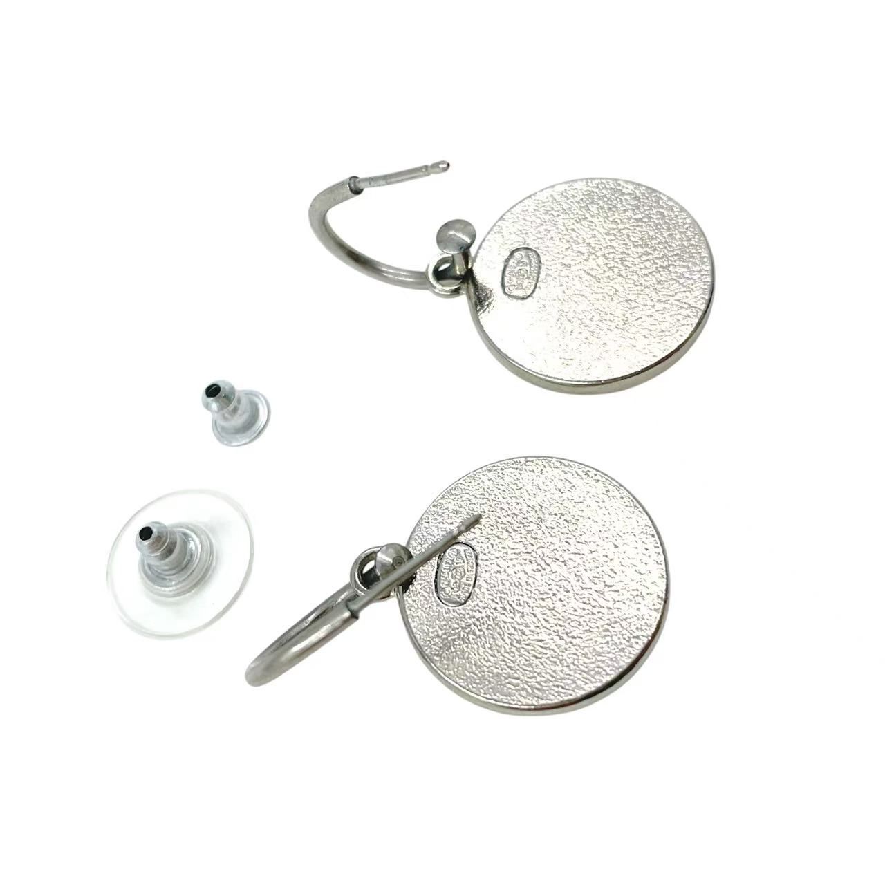 CHANEL ココマーク スイング メタル シルバー ピアス - メルカリ