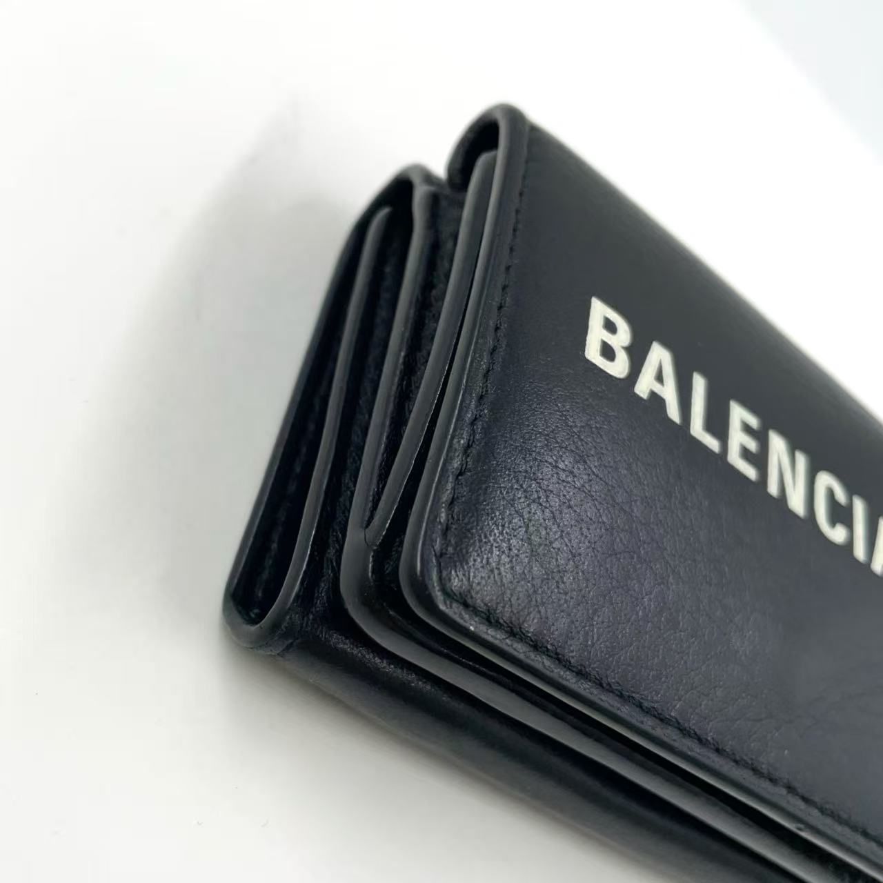 未使用品 BALENCIAGA 三つ折り財布 エブリデイ a706 BALENCIAGA エブリデイ ロゴ 購入 三つ折り レザー ブラック 財布