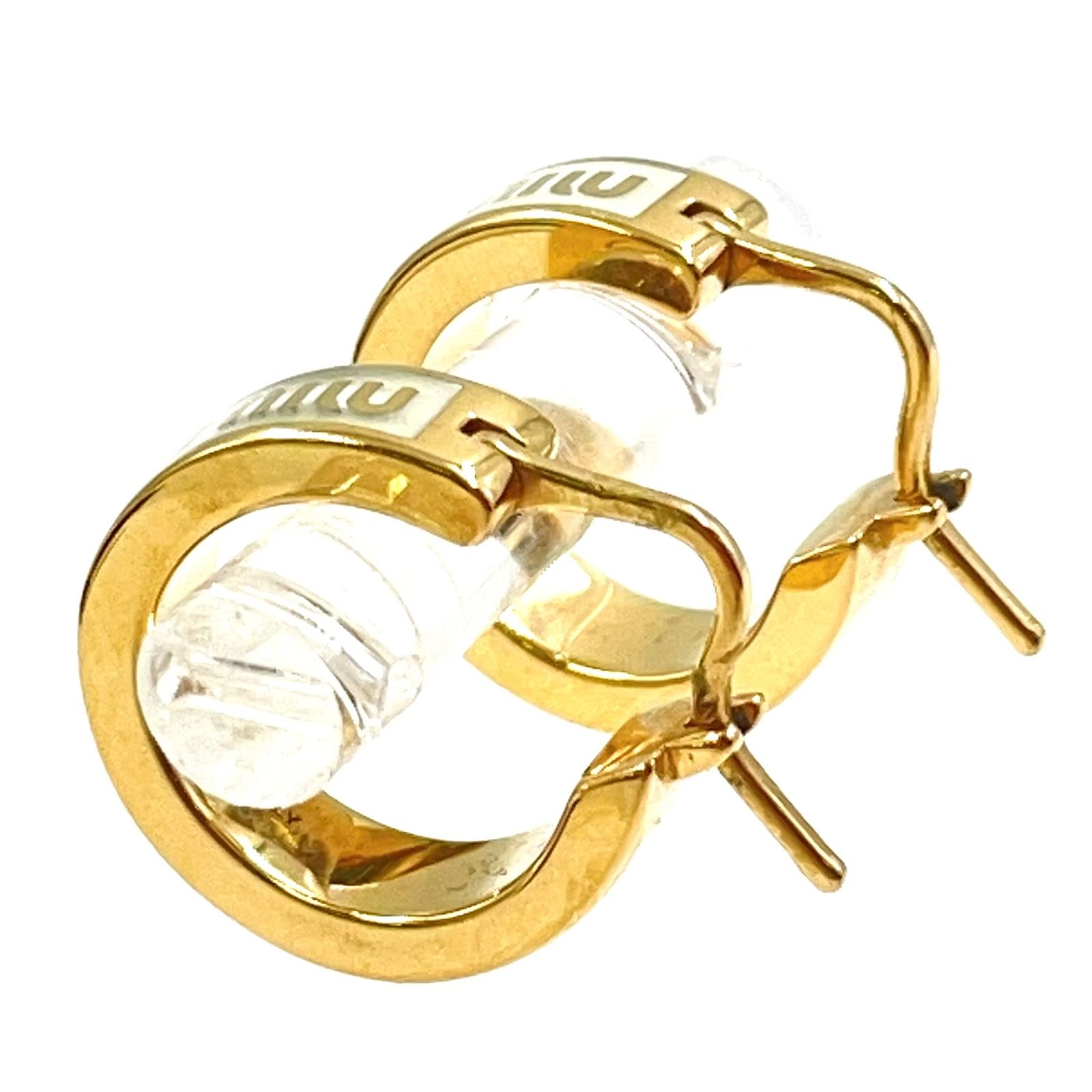 miu miu ロゴ メタル ゴールド×ホワイト フープピアス 510103 2F6T