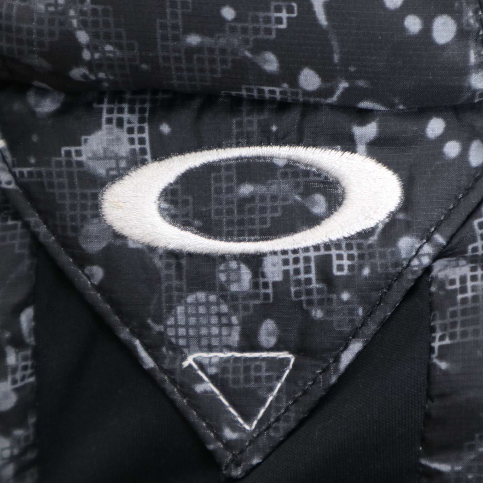 OAKLEY オークリー スカルコレクション 秋冬 スカル刺繍☆ 総柄 ダウン