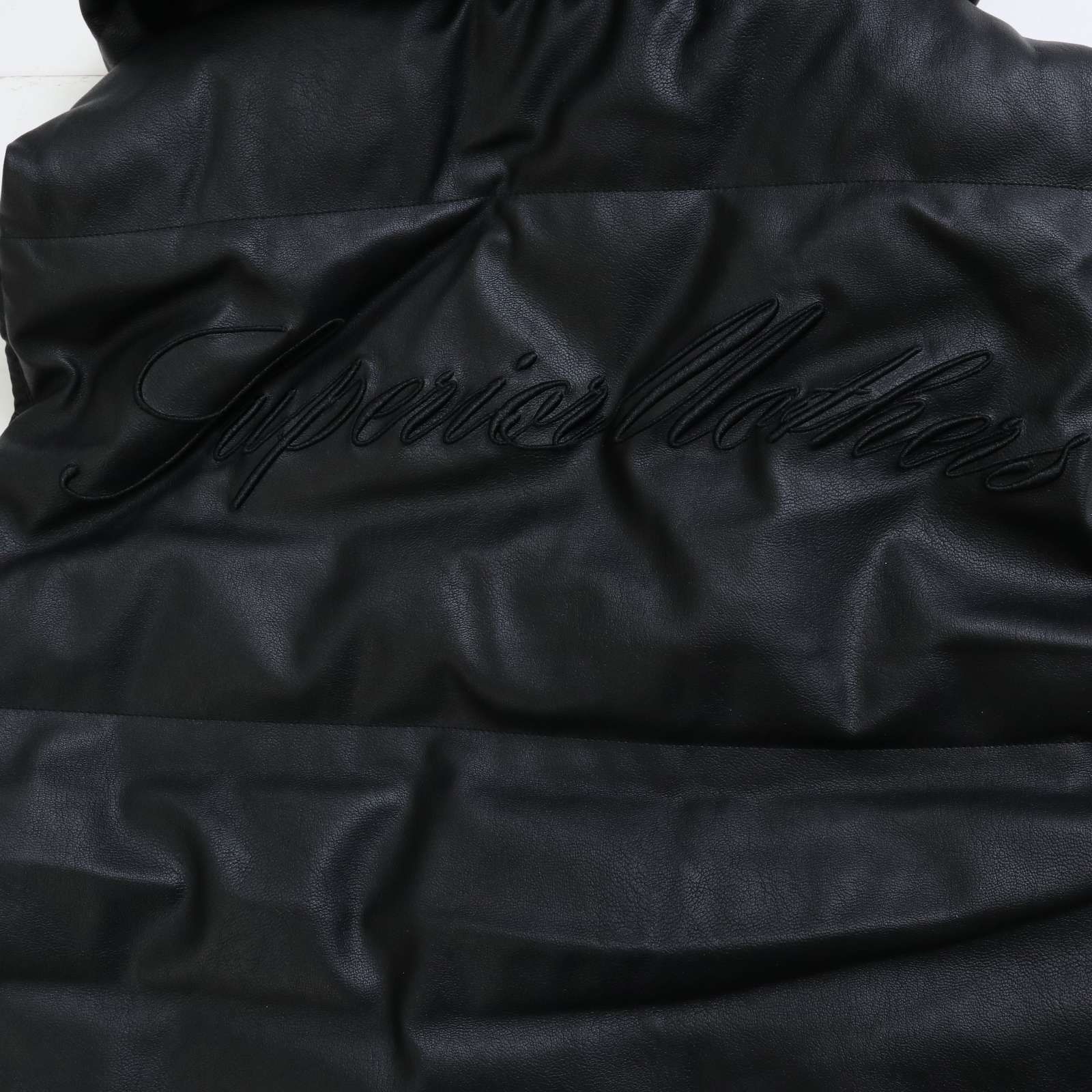 新品 MCD. More Core Division 黒 ダウン ベスト M 美品 23AW】MCD more core division エムシーディー 秋冬 ロゴ刺繍