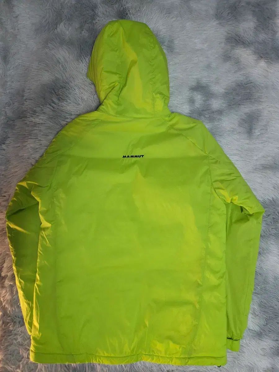 マムート ライト グリーン ウィンドブレーカー ジャケット