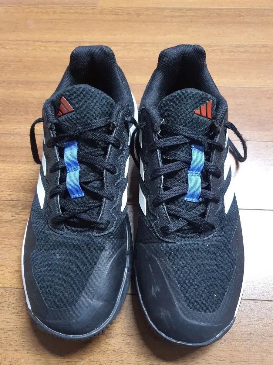アディダス ブラック テニスシューズ スニーカー 250