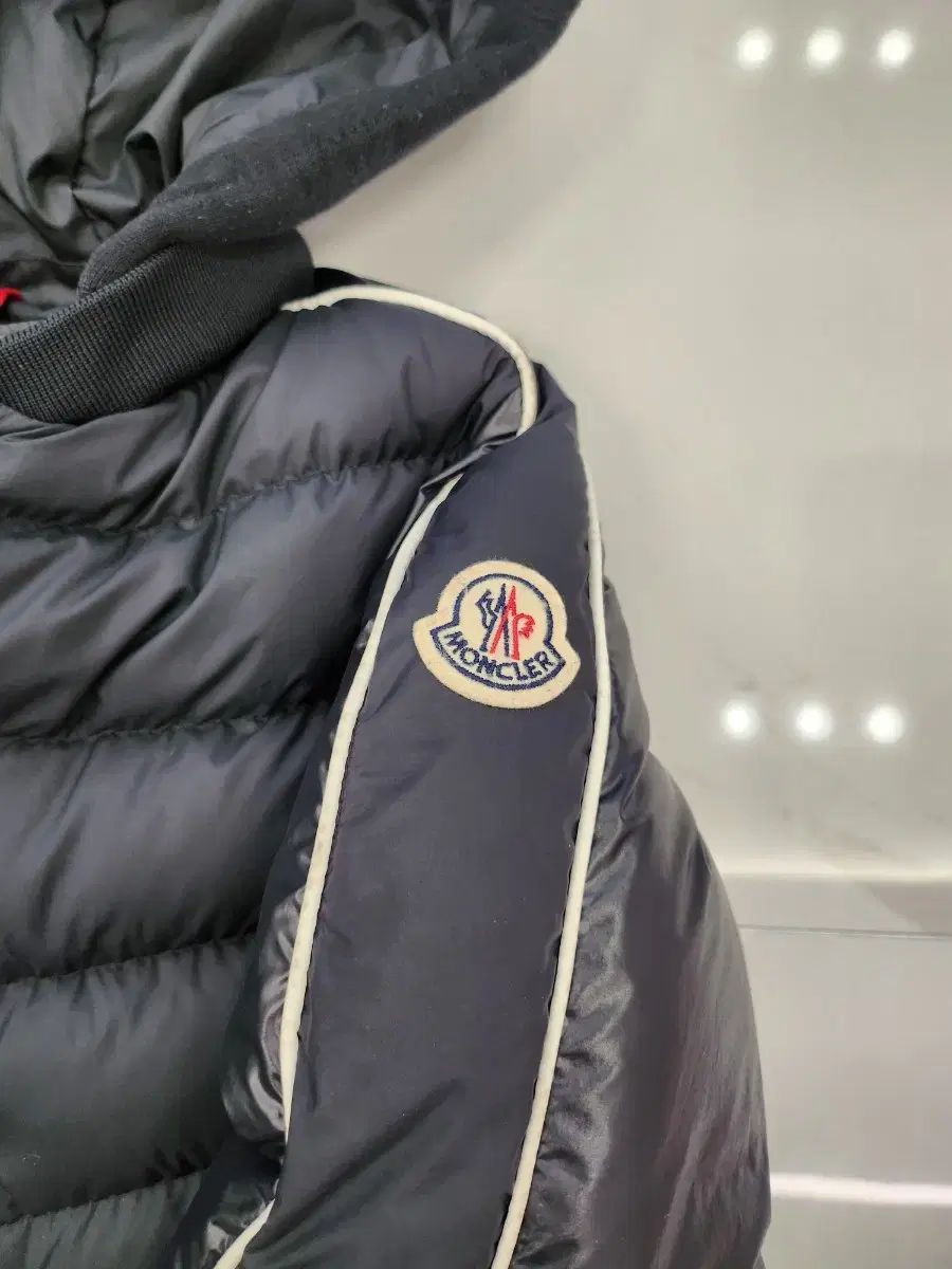 ブラック ダウン