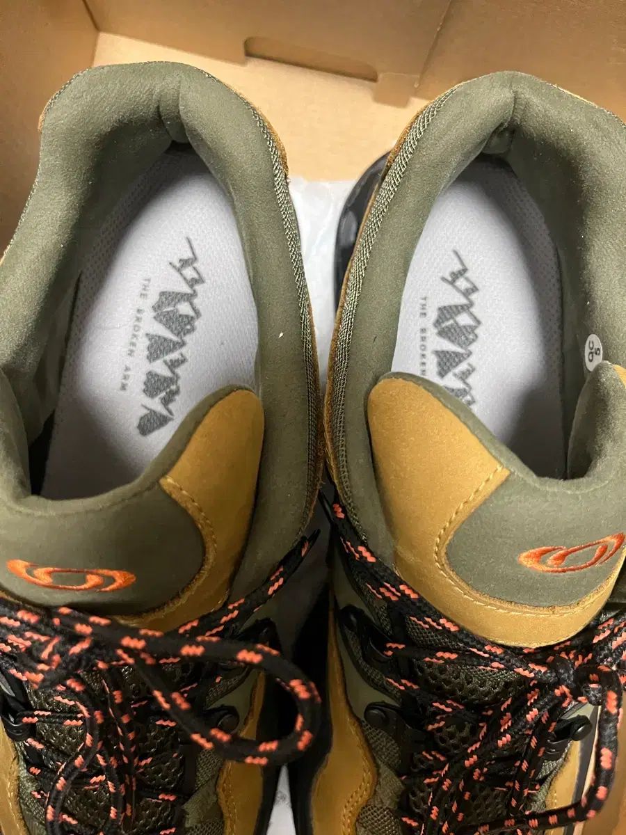 SALOMON ザ ブロークンアーム XT-quest クエスト 270