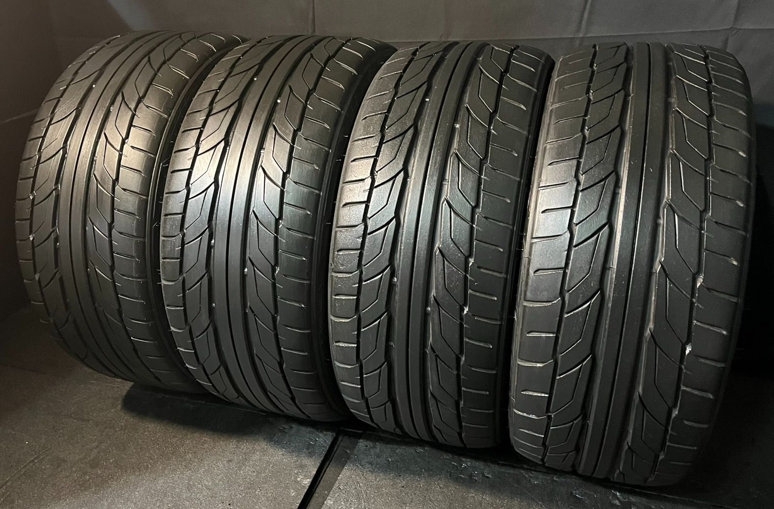 2025 約8～8 5分山 ニットー NITTO NT 555 G 2 225 35 R 19 235 前後異形 4本 h_811