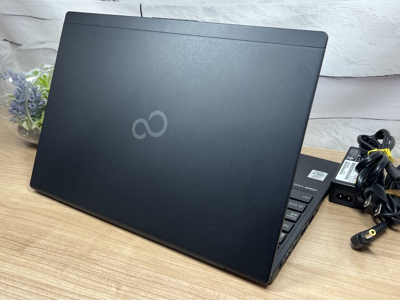 美品〉054 Fujitsu Lifebook U9310/E 8GB/SSD256 第10世代 office2024