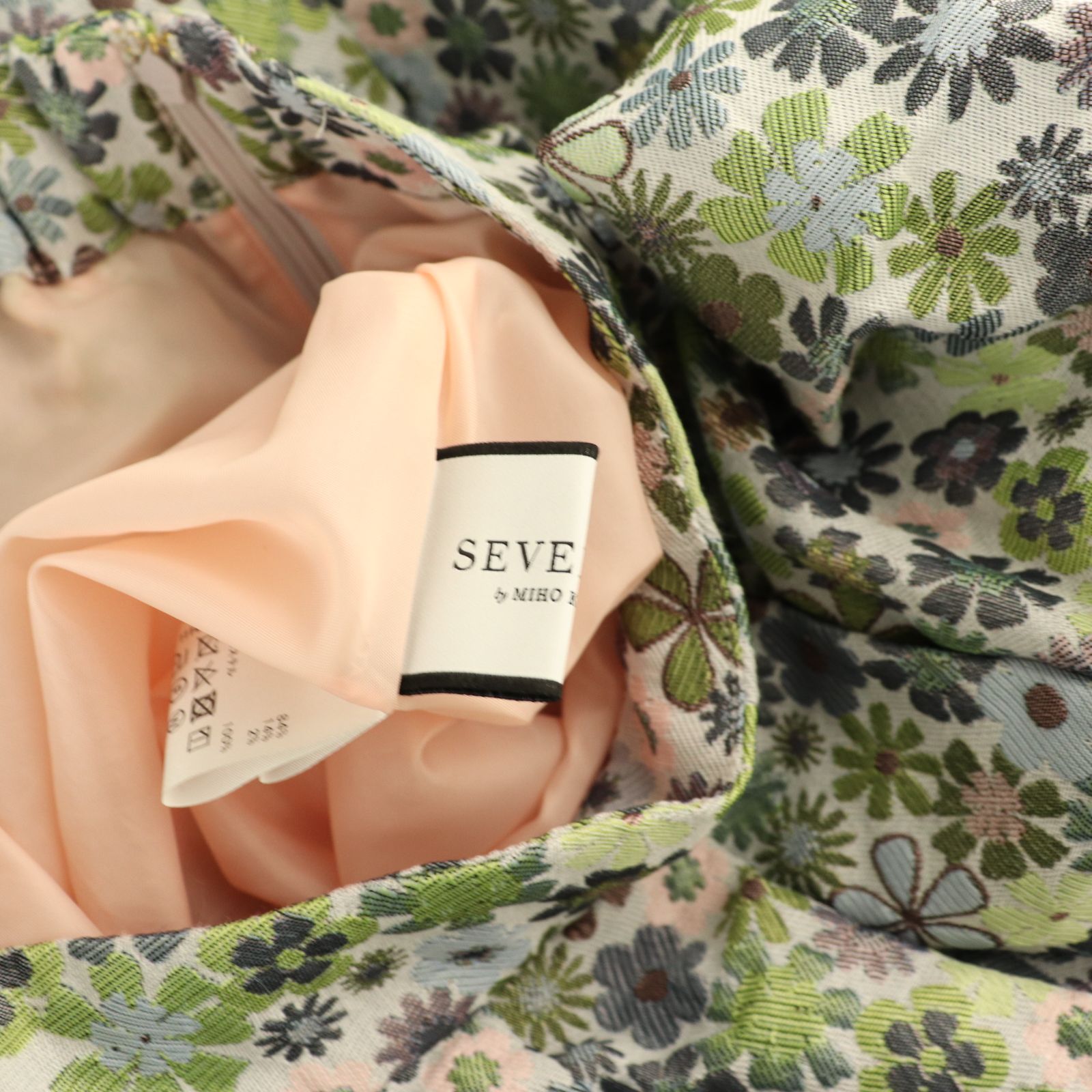 セブンテンバイミホカワヒト SEVEN TEN by MIHO KAWAHITO フラワー