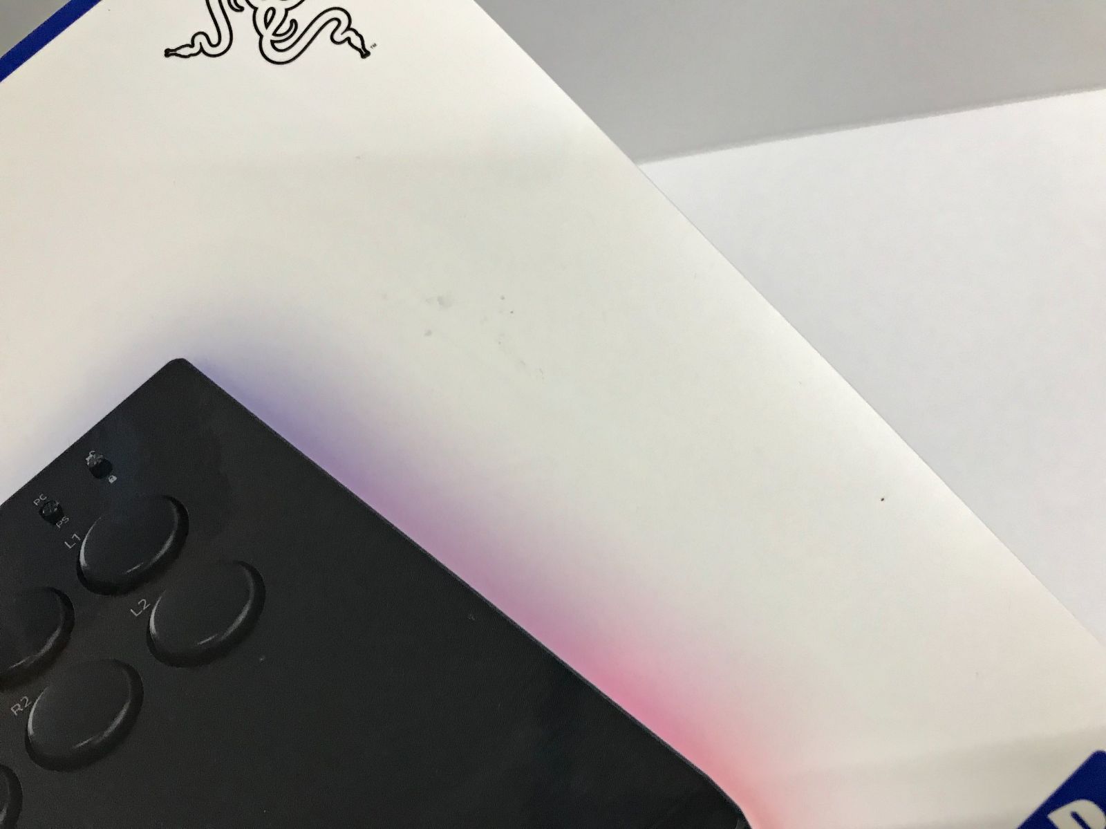  24 Razer Kitsune 薄型レバーレスコントローラー RZ 06 R 3 A 1 併売品 コントローラー 周辺機器