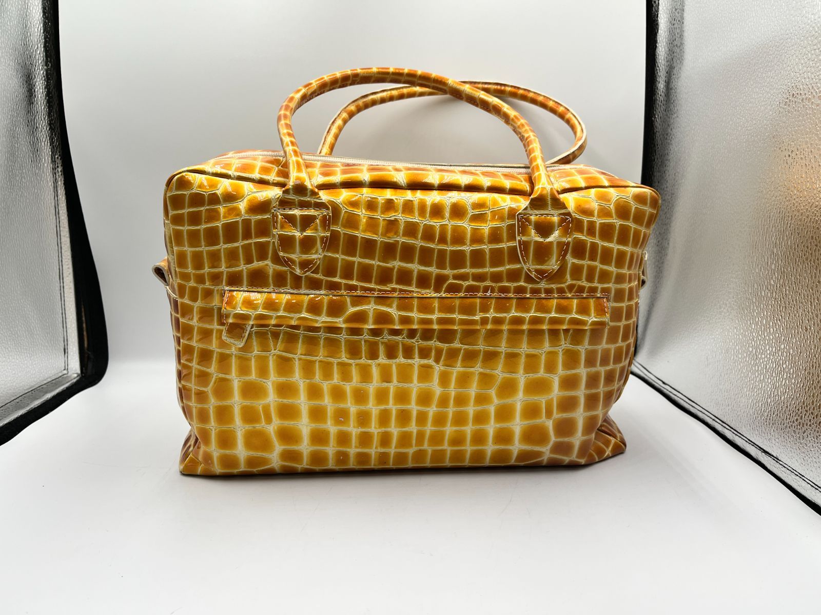 ☆未使用品☆COCCO FIORE コッコフィオーレ クロコ型押し エナメル 