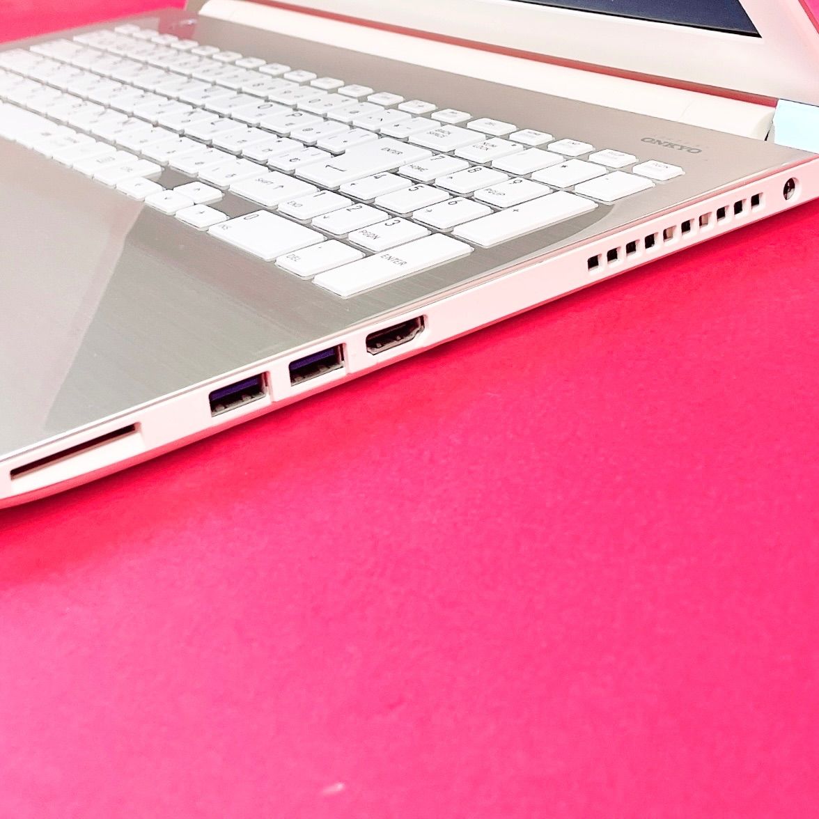 売り切れ続出‼️可愛い白✨️薄型ノートパソコン❣️WEBカメラ大容量750GB事務作業 2017年式❤️学生初心者向け✨薄型白ノートパソコン WEBカメラ 在宅学習