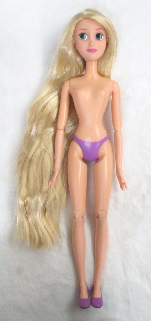 ディズニーストア ラプンツェル シンギングドール - メルカリ