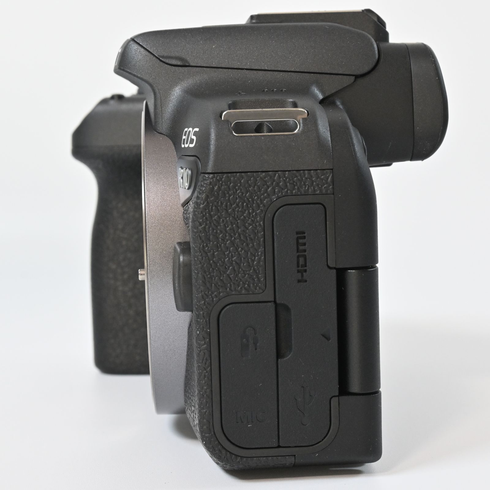 【ほぼ新品】 Canon EOS R10 ボディ ショット数1000以下 ☆極上品☆Canon EOS R10 ボディ ショット数 1000以下 - メルカリ