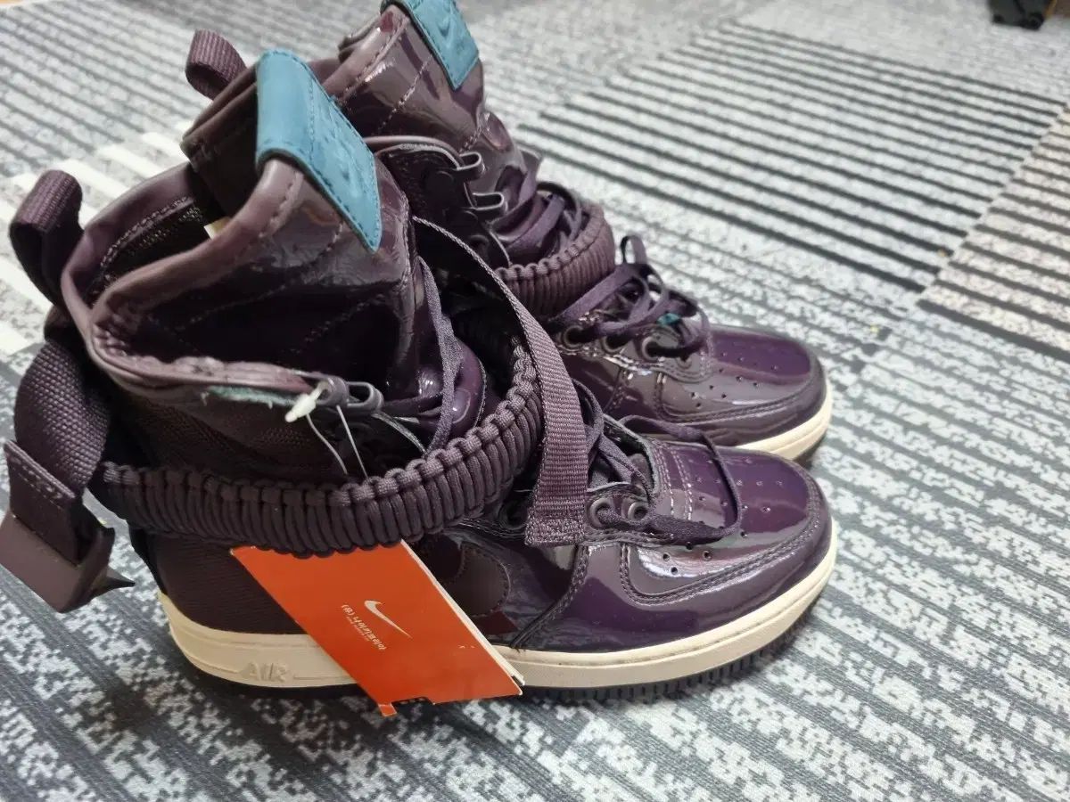 ナイキ エアフォース1 ハイ パープル エナメル