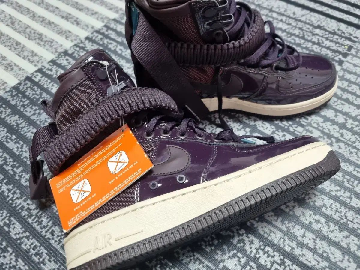 ナイキ エアフォース1 ハイ パープル エナメル
