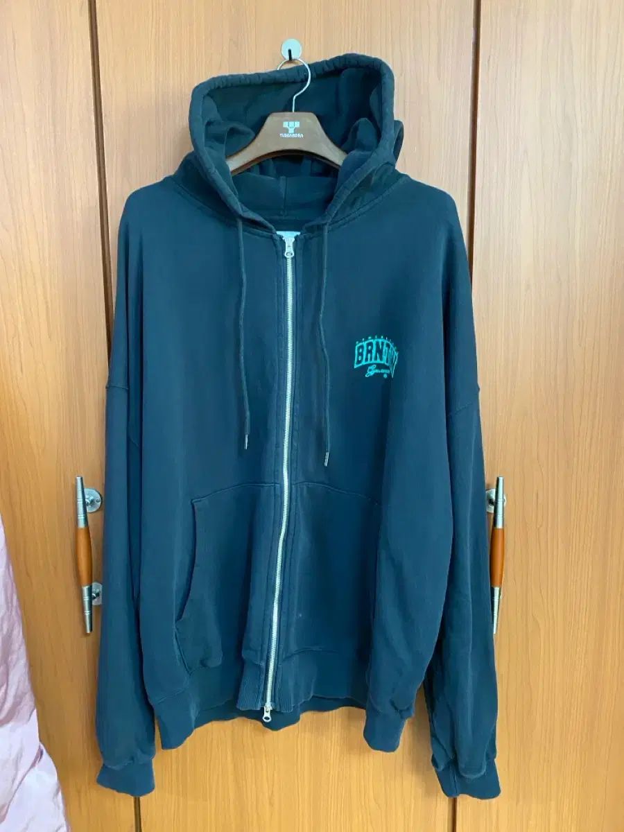 BORN TO WIN ボントゥウィン フードジップアップジャケット