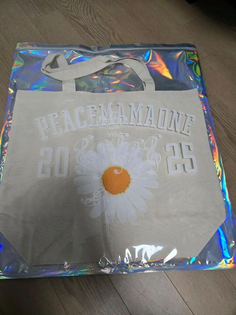 MAMA 2025 PEACEMINUSONE モデル グッズ エコバッグ