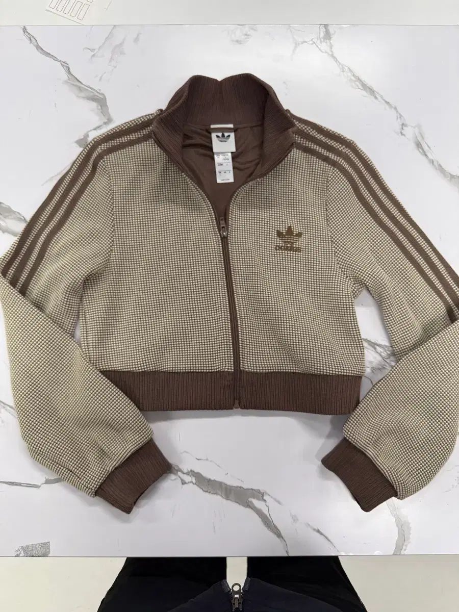 アディダス ワッフル クロップド トラックジャージ