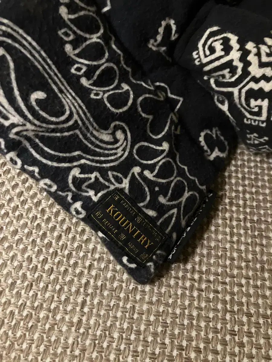 KAPITAL / バンダナ マフラー / ブラック - メルカリ