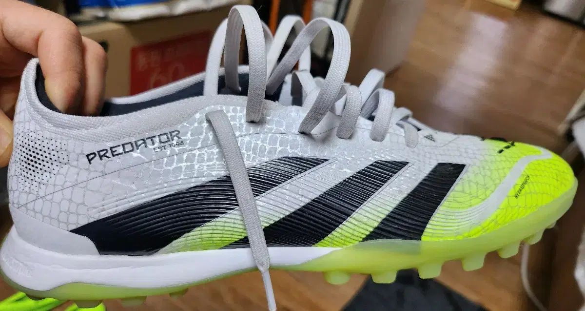アディダス プレデター