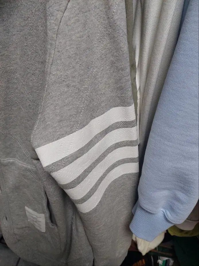 トム ブラウン ミラノステッチ 斜めボーダー WHO フード カーディガン グレー 3 size