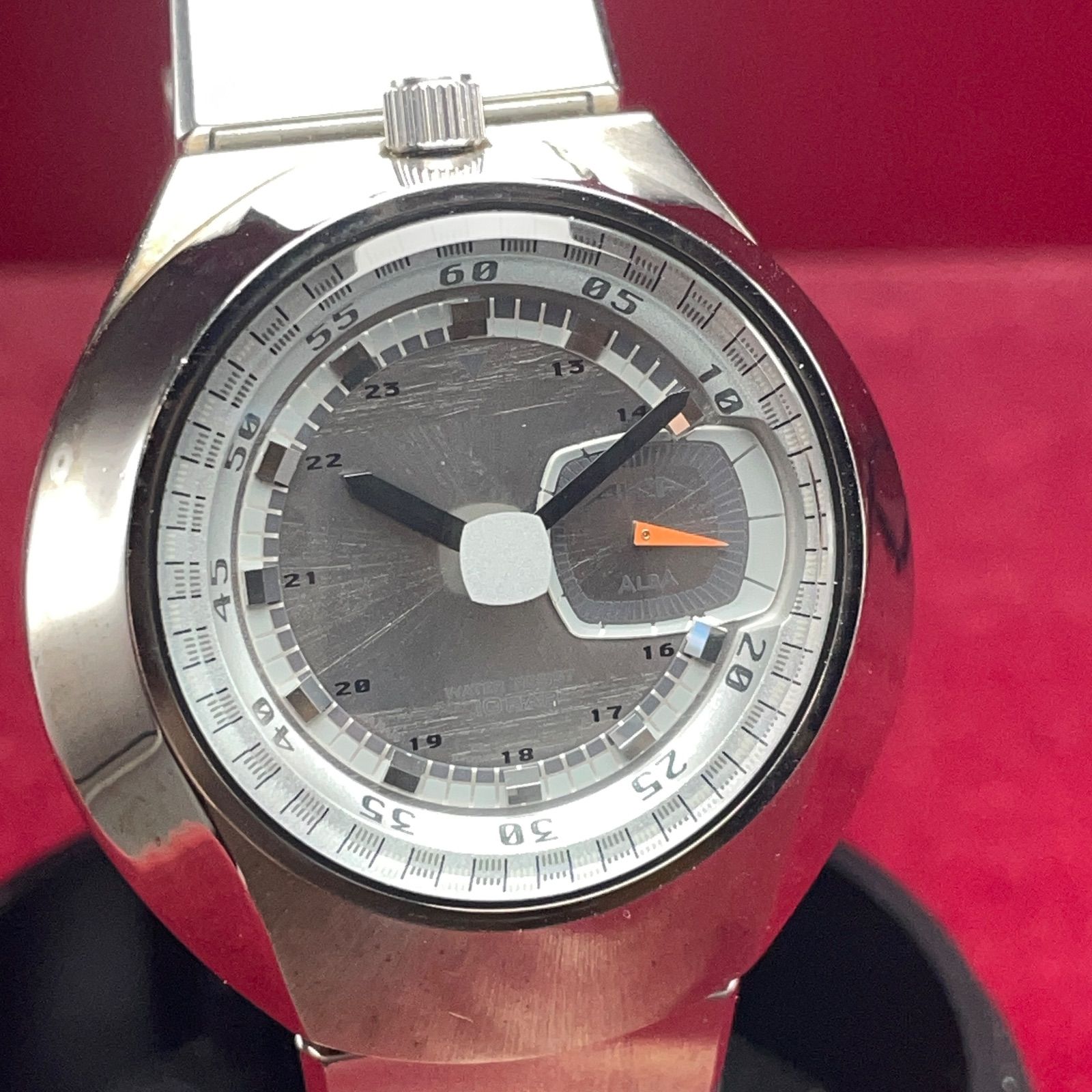 希少 SEIKO ALBA AKA ツノ スモセコ QZ 電池交換済 純正ベルト