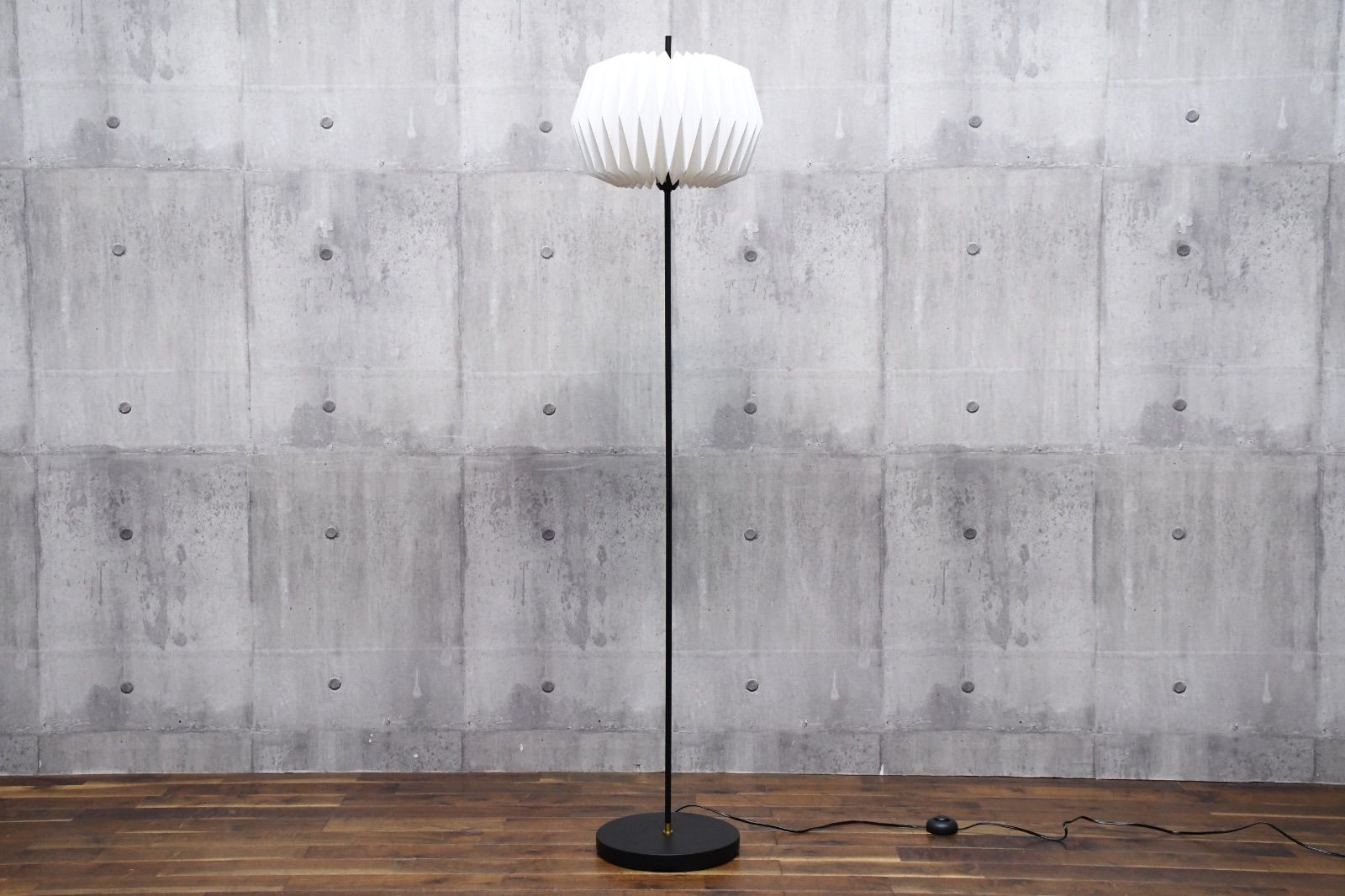 EKK 63 INTERFORM インターフォルム Osku オスク フロアライト フロアランプ LED電球 フロアスタンド モダン 照明 検 FLOS ヤマギワ