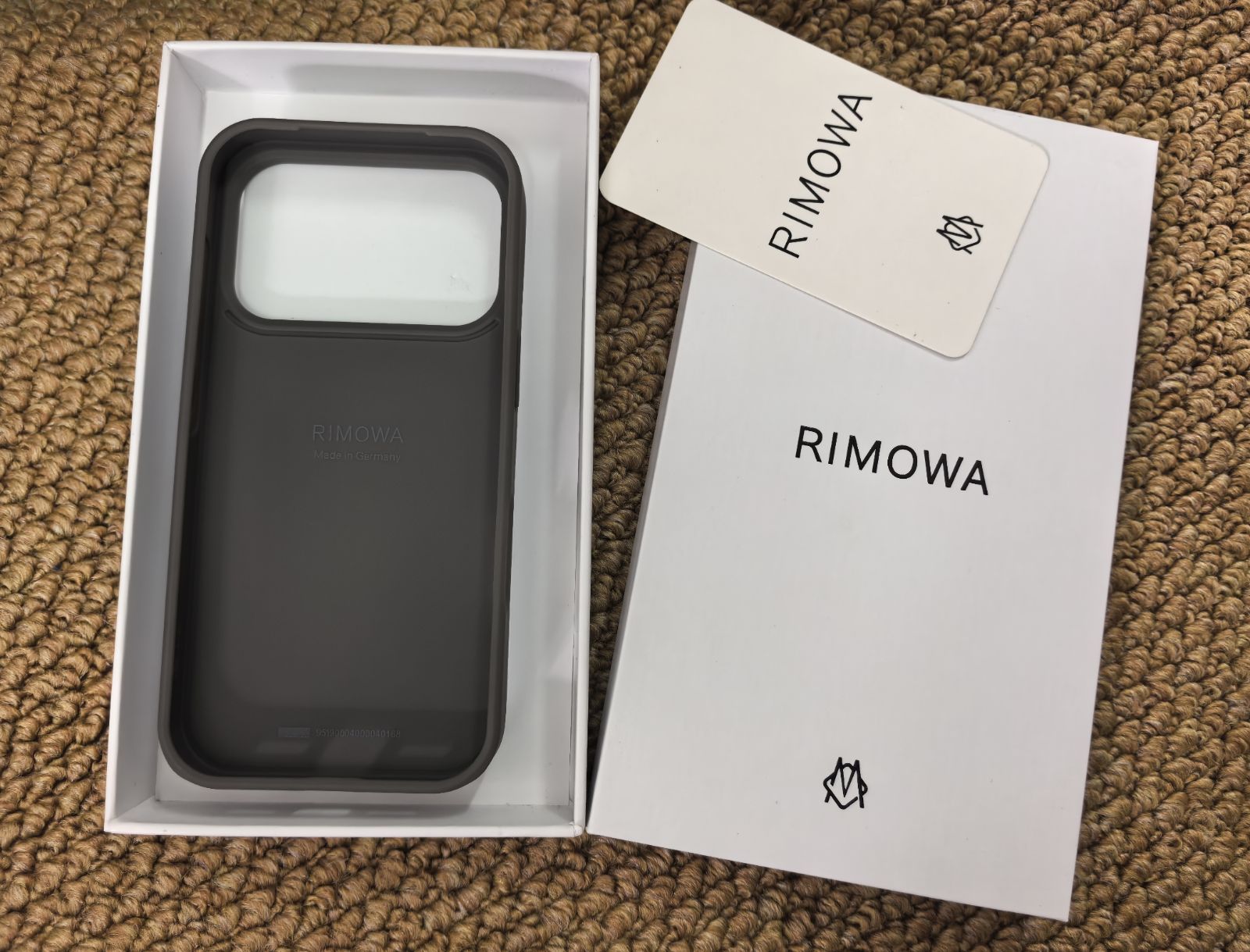 新品 未使用 RIMOWA iPhone17proケース グレー 新品、未使用 RIMOWA iPhone17proケース グレー - メルカリ