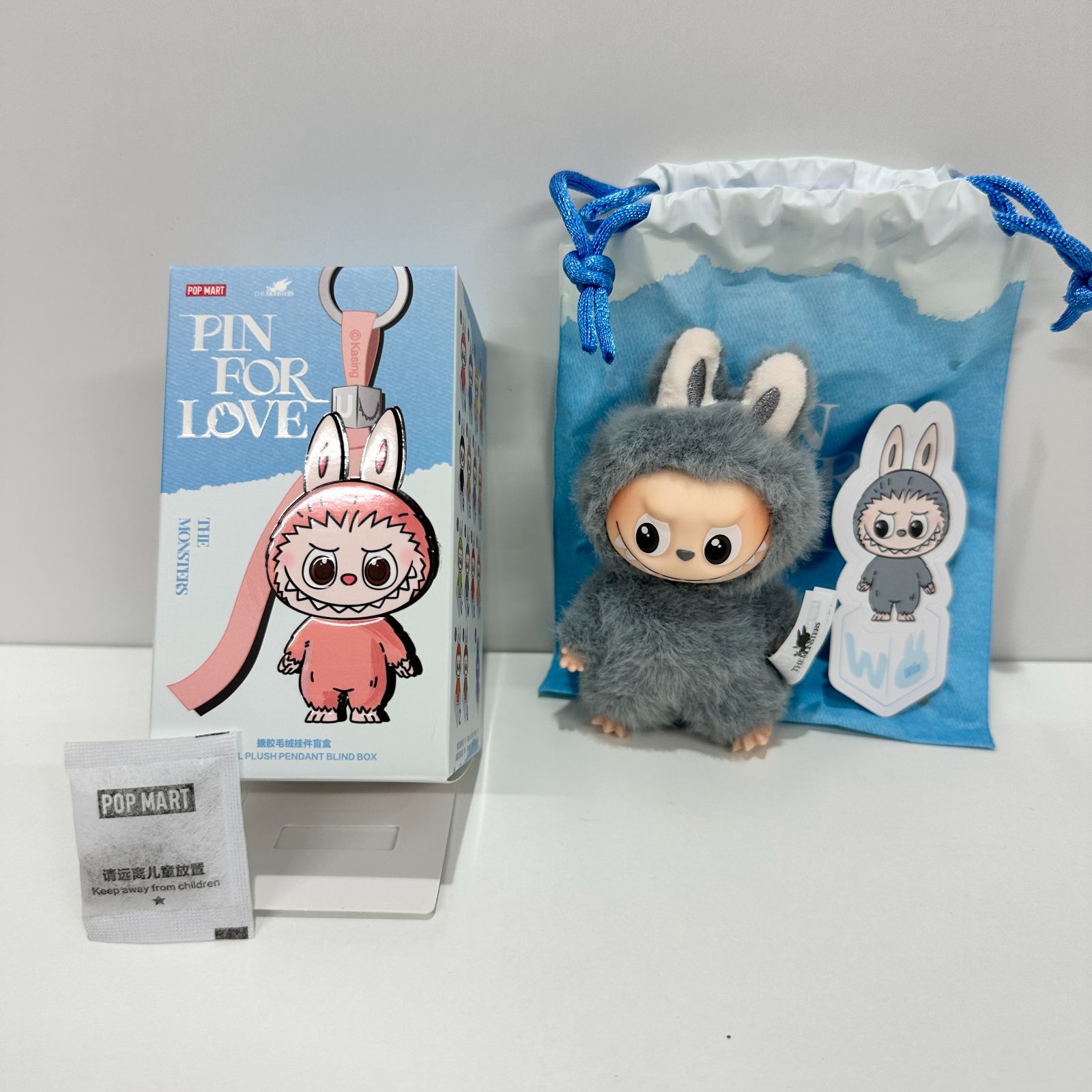 ラブブ イニシャル W ペンダント THE MONSTER PIN FOR LOVE POP MART