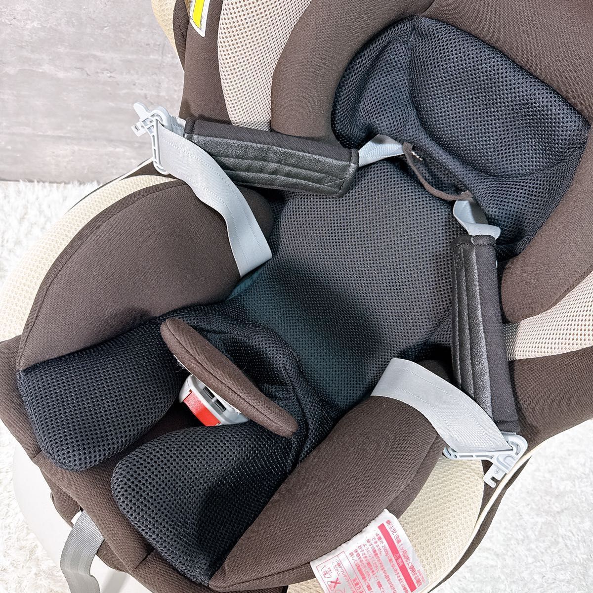 チャイルドシート シートベルト固定