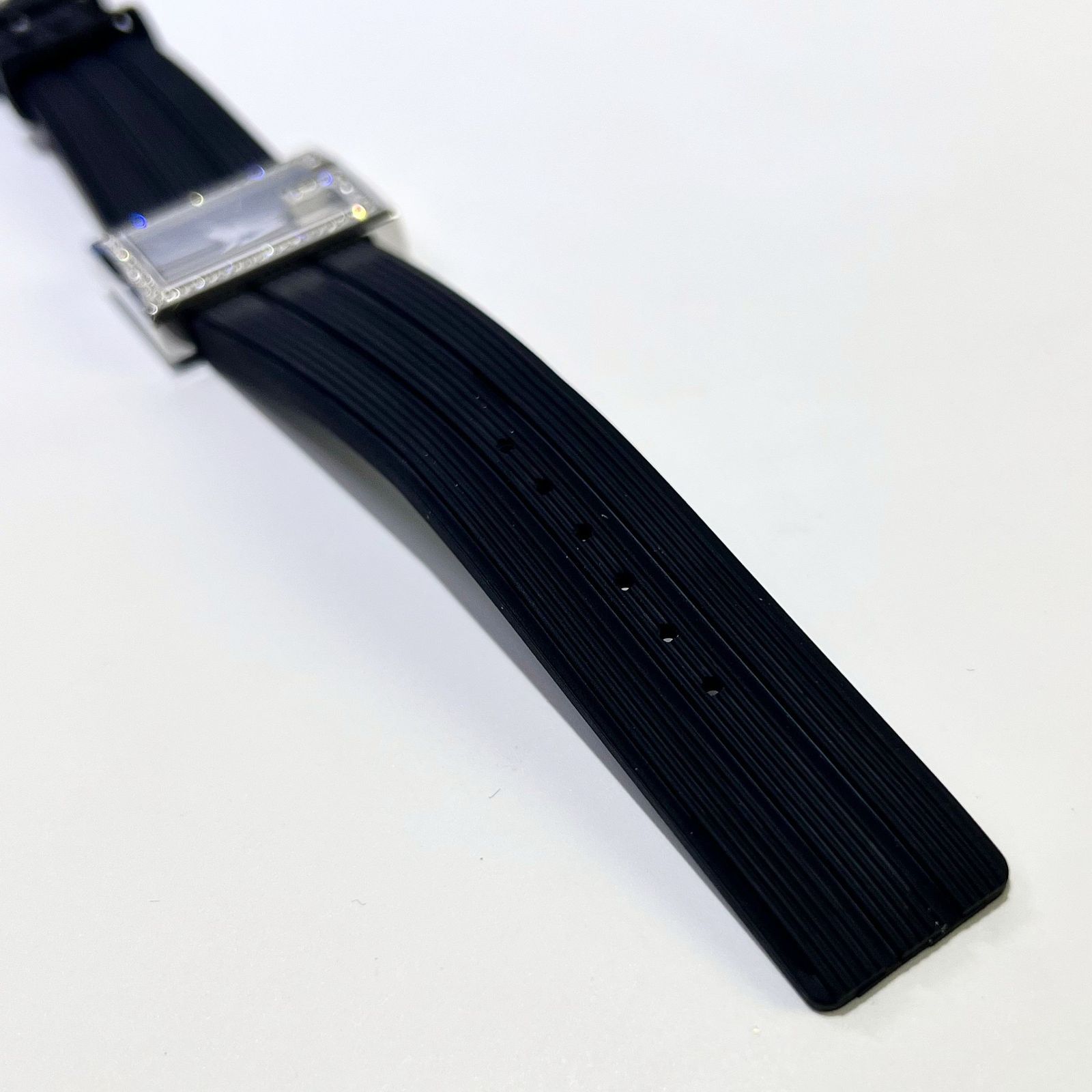  GUCCI グッチ Gレクタングル ベゼルダイヤ 黒文字盤 クオーツ 腕時計 100 L SS ラバー ブラック 箱 レディース ファション小物 稼働中 aua ラバーベルト 時計