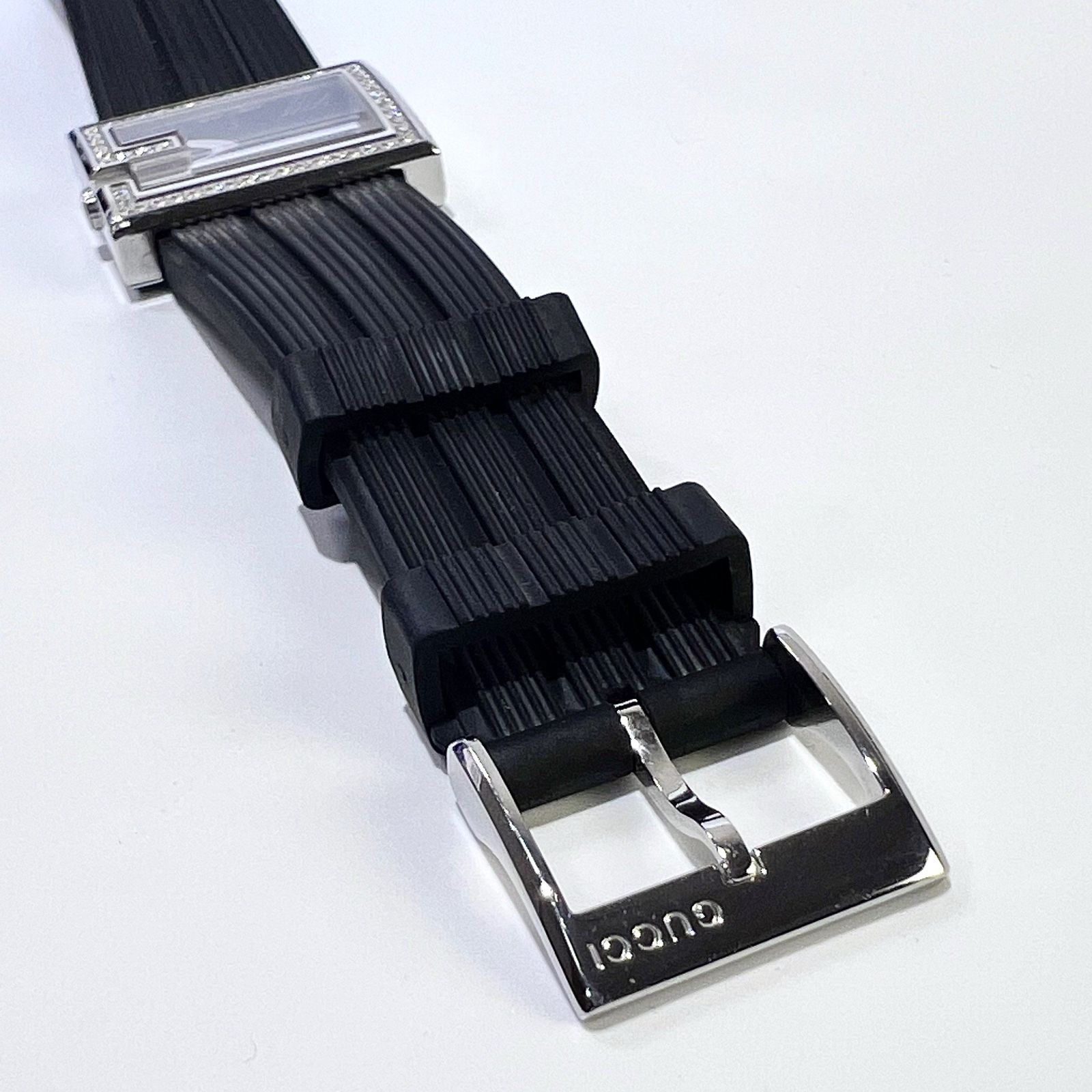 ベゼルダイヤ 黒文字盤