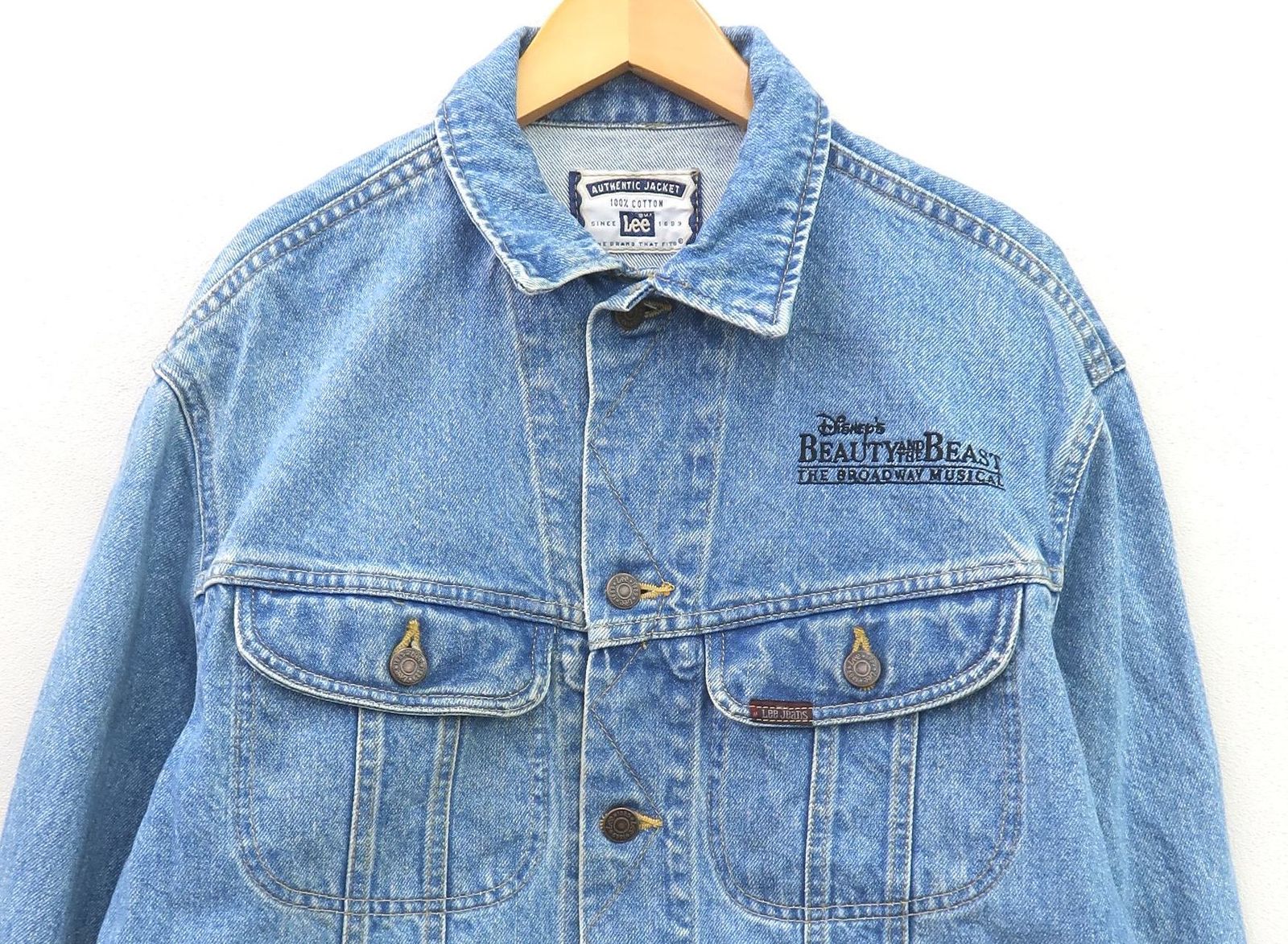 Lee×Disney 美女と野獣 デニムジャケット Lee × Disney 美女と野獣 90S デニムジャケット - メルカリ