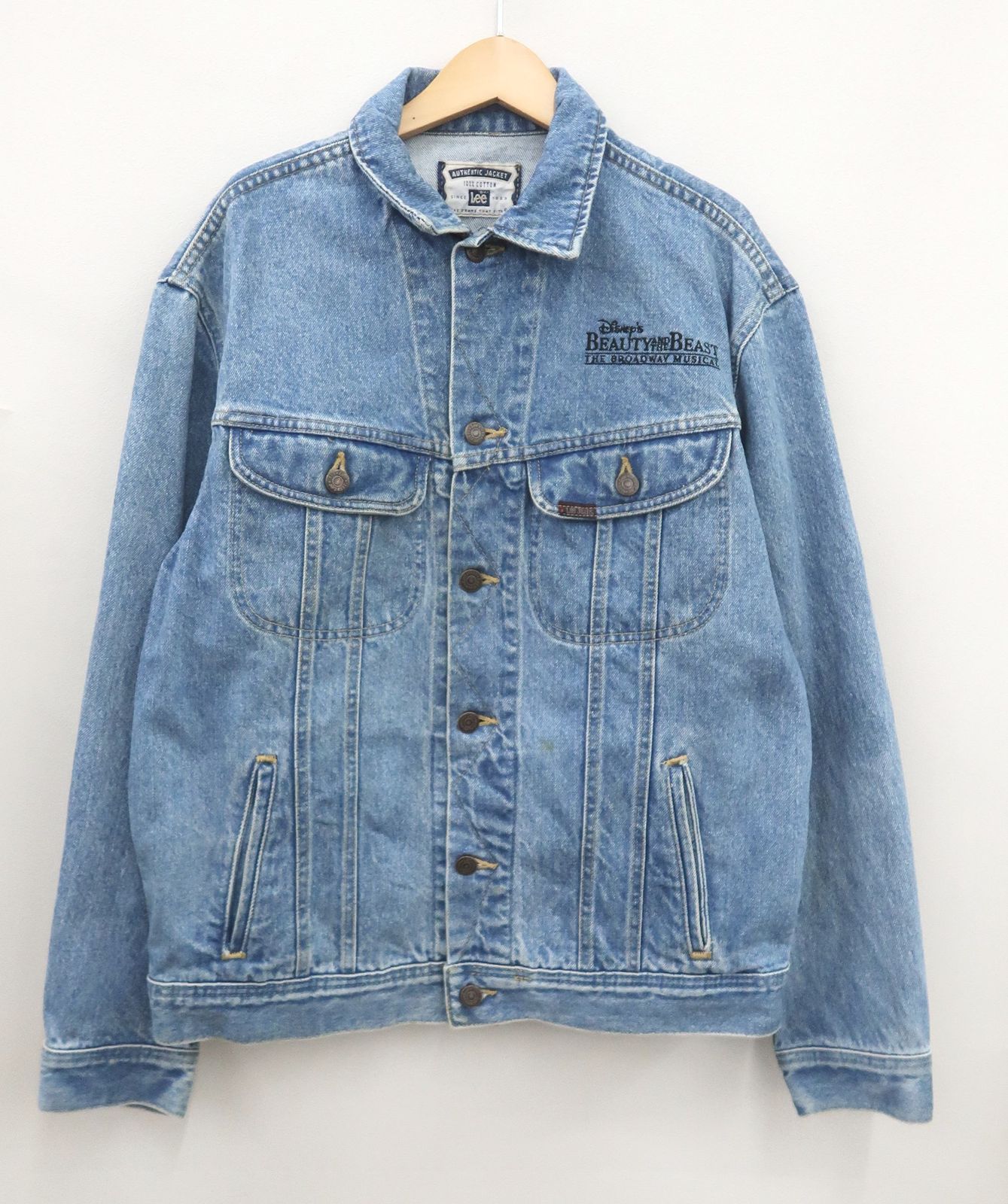 Lee×Disney 美女と野獣 デニムジャケット Lee × Disney 美女と野獣 90S デニムジャケット - メルカリ