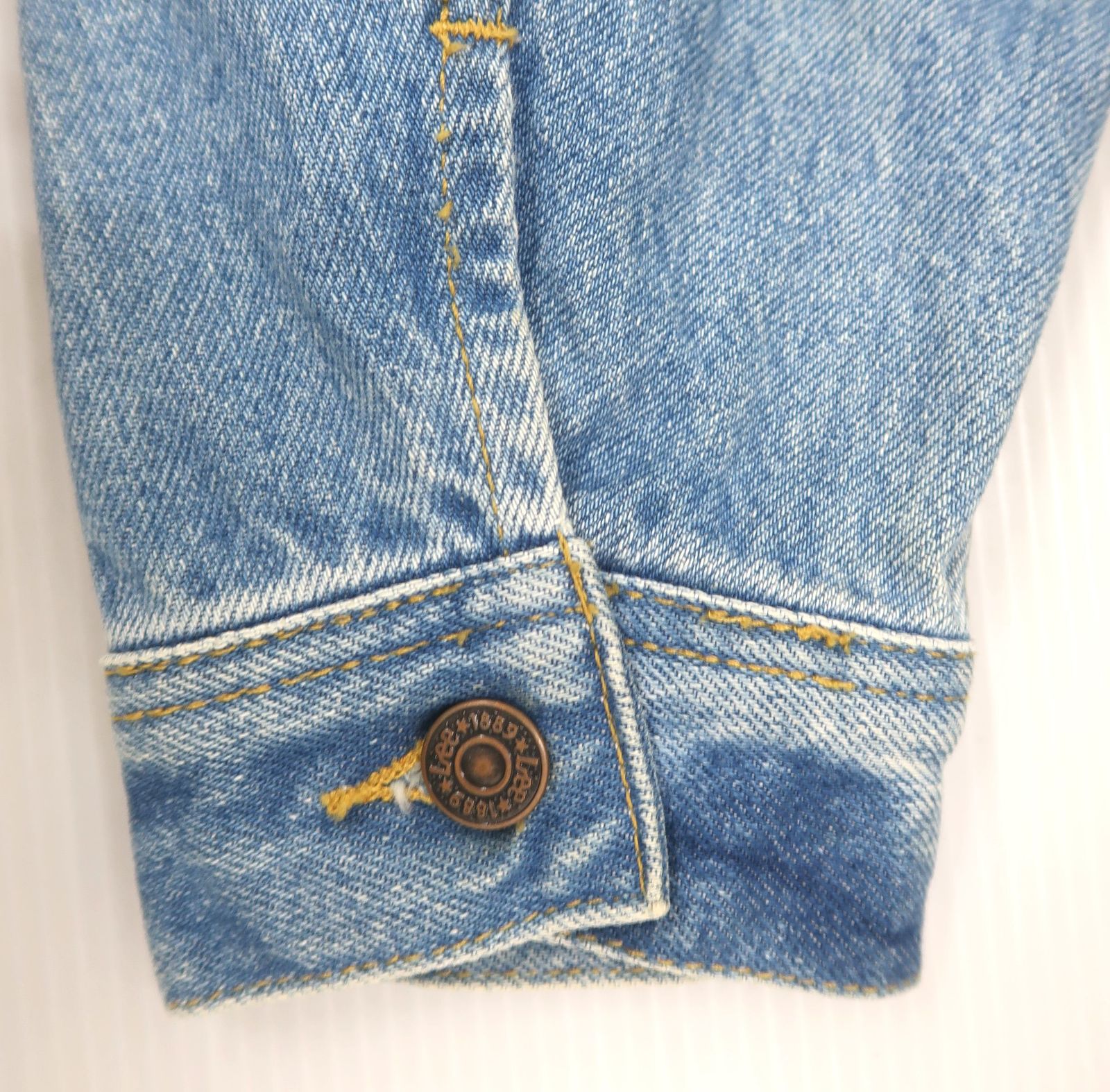 Lee × Disney 美女と野獣 90S デニムジャケット - メルカリ