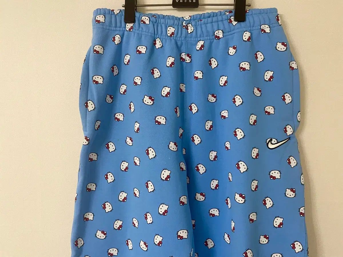 ナイキ ハローキティ モデル 起毛 ジョガー パンツ