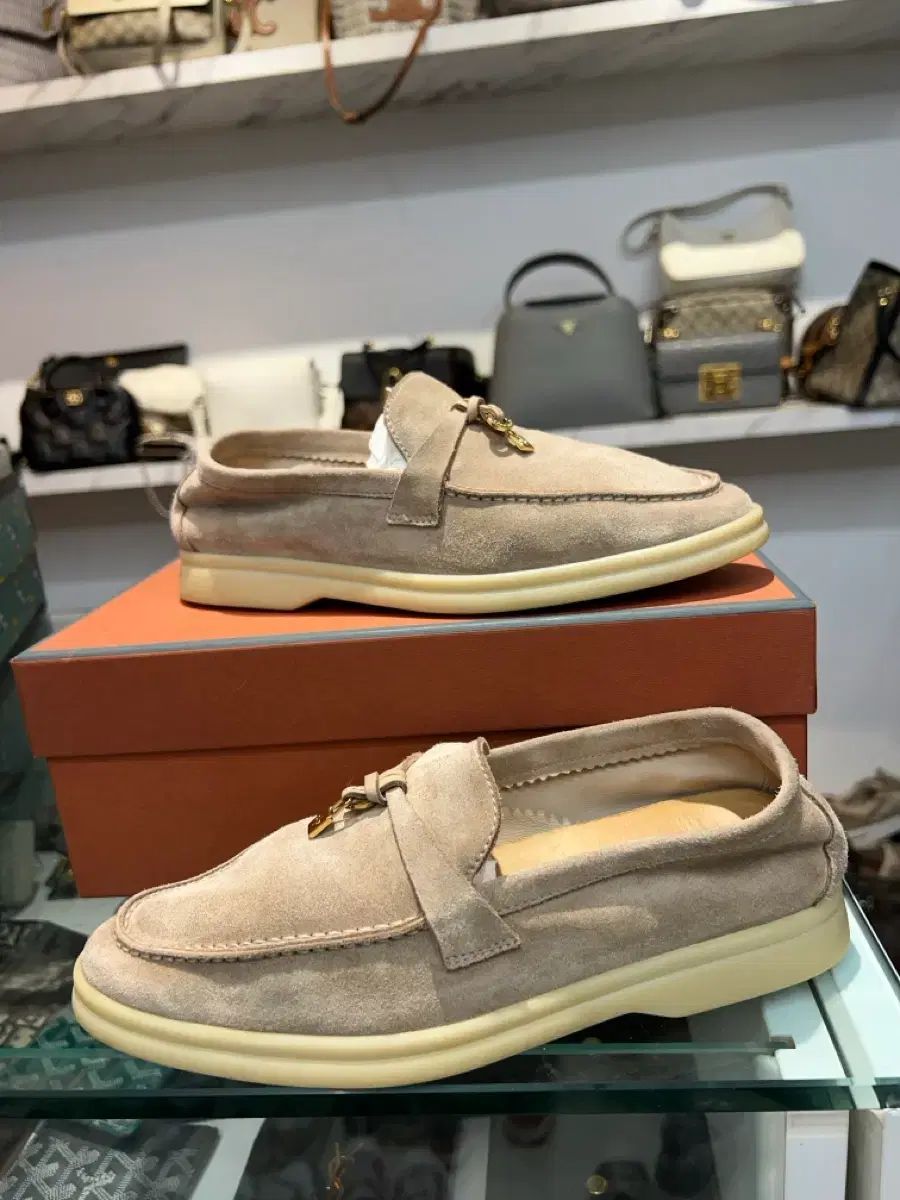 ロロ ピアーナ サマーウォーク サンドストーン スウェード ローファー レディース 37 5