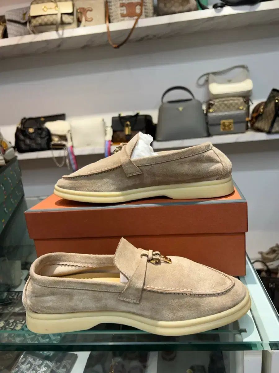 ロロ ピアーナ サマーウォーク サンドストーン スウェード ローファー レディース 37 5