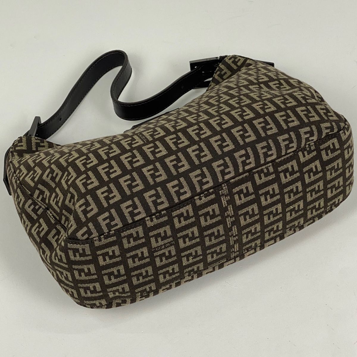 フェンディ FENDI ズッキーノ柄 ショルダーバッグ ロゴ ハンドバッグ