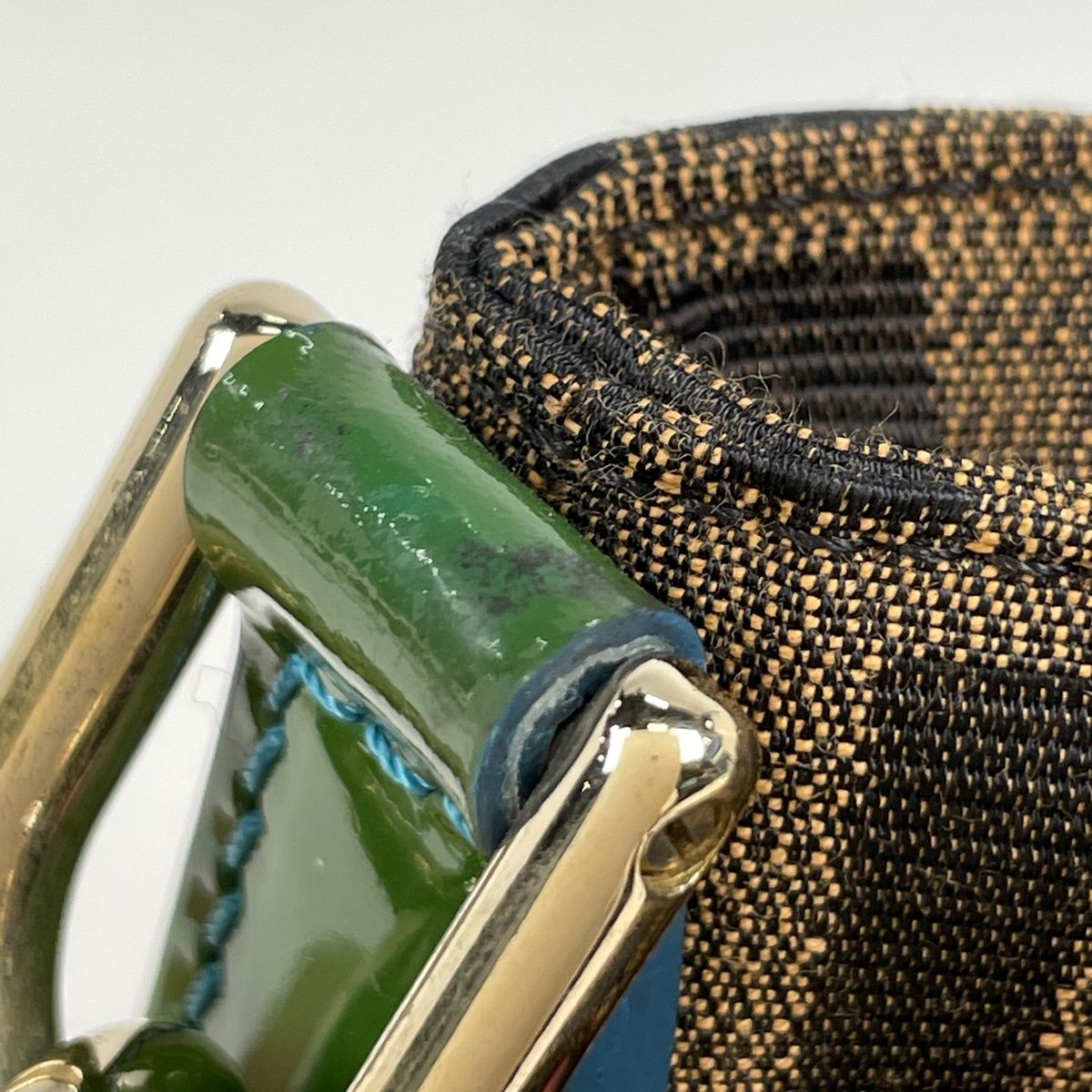 フェンディ FENDI ズッカ柄 ショルダーバッグ 肩掛け エナメル