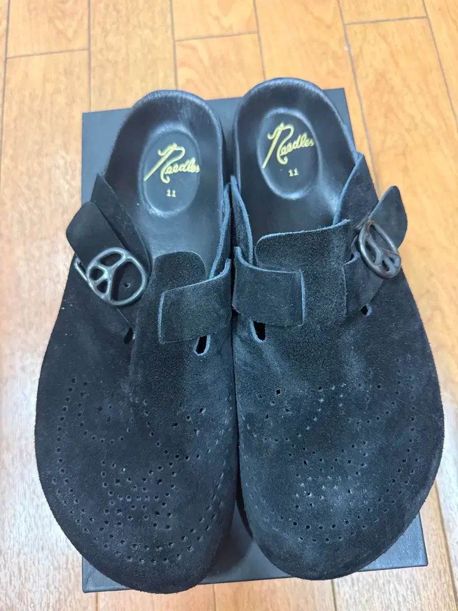 NEEDLES ニードルズ スウェード クロッグ サンダル ブラック 11 - メルカリ