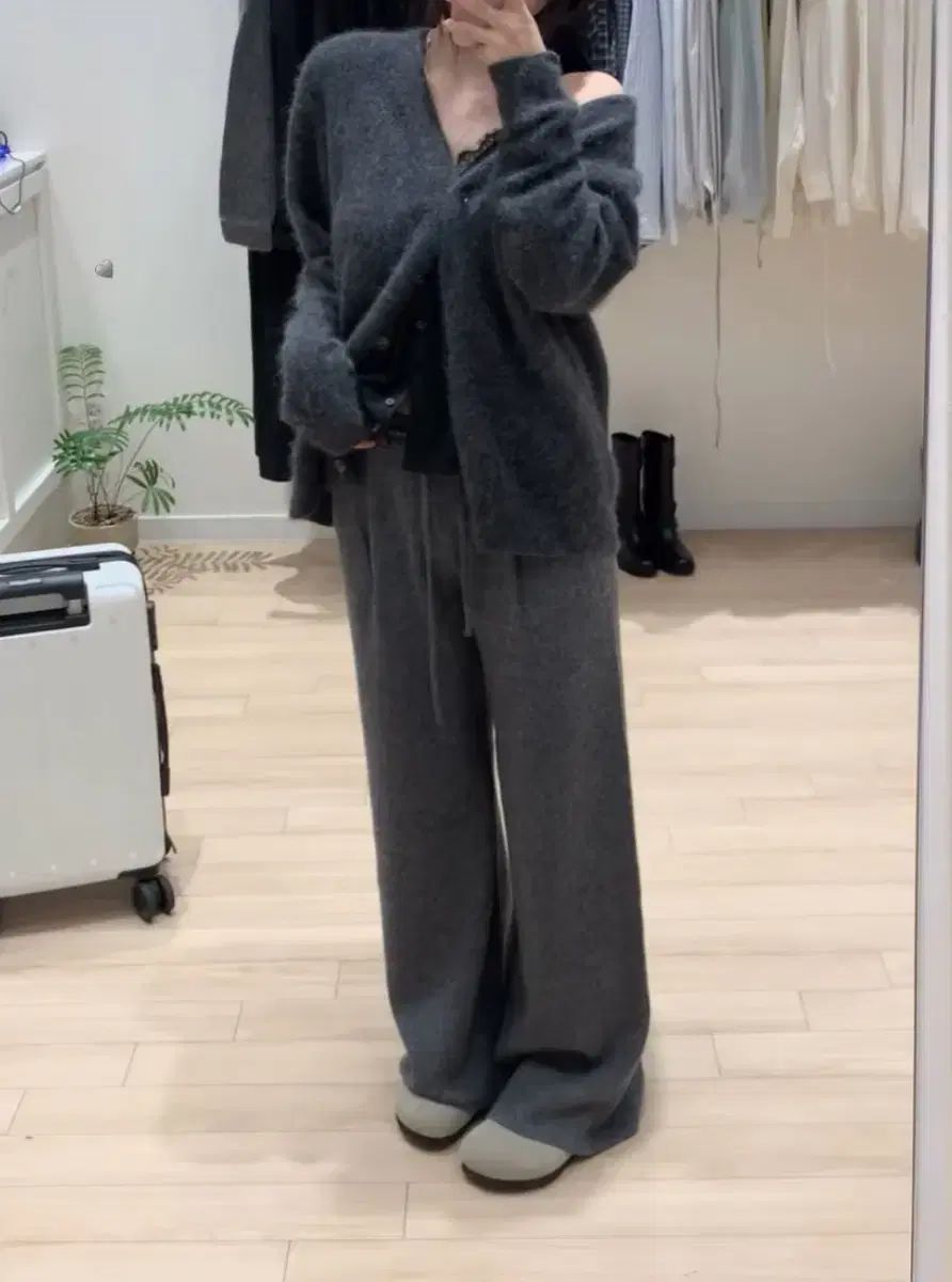 ヌアヌア ピンタック ニットパンツ チャコール