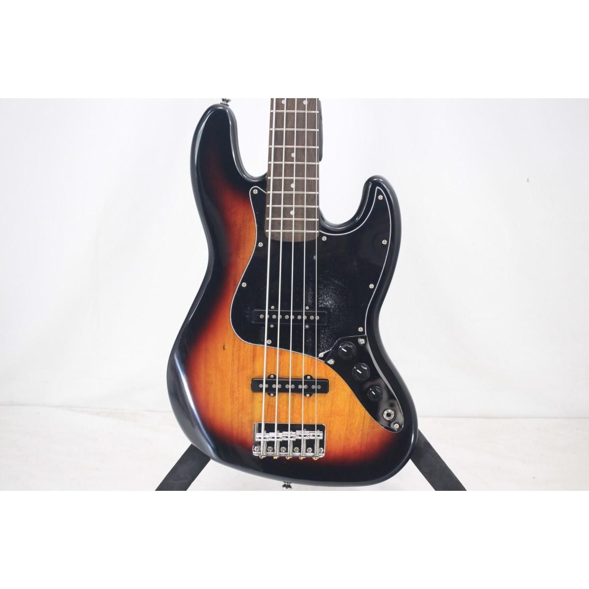 ＳＱＵＩＥＲ ＡＦＦＩＮＩＴＹ ＪＡＺＺ ＢＡＳＳ Ｖ