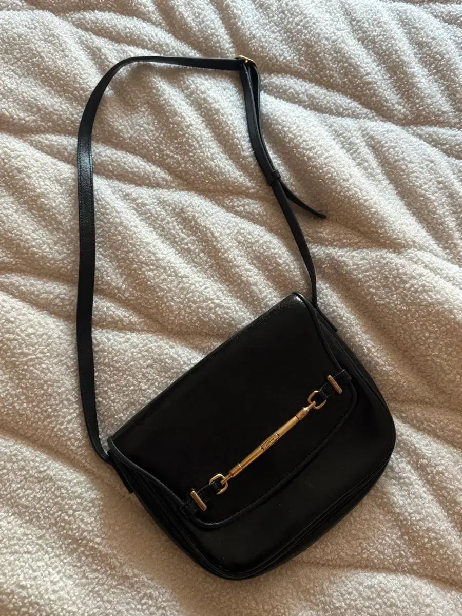 LOEUVRE ルーブル フルート クロスバッグ